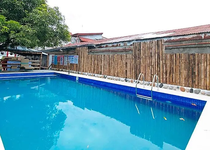 Hotel Reddoorz At Dbuilders Lower Bicutan 2*